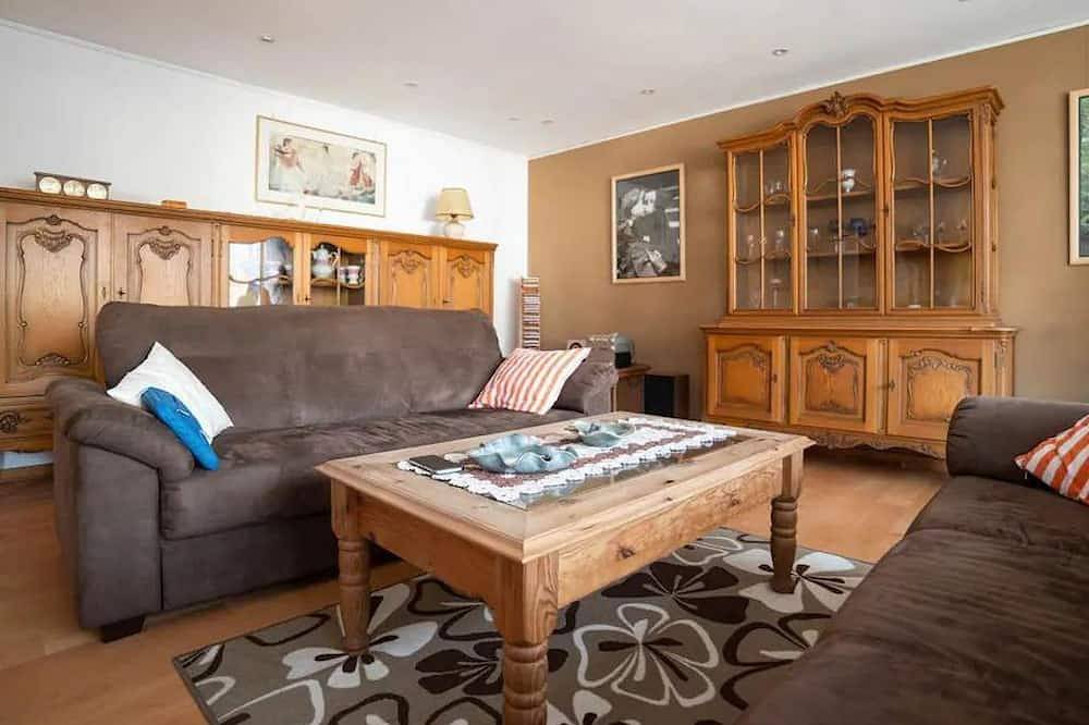 Ganze Wohnung, Appartement/Fewo, Dusche und Bad, Wc, Balkon - Ferienwohnung Am Waldrand in Neuenheerse, Bad Driburg