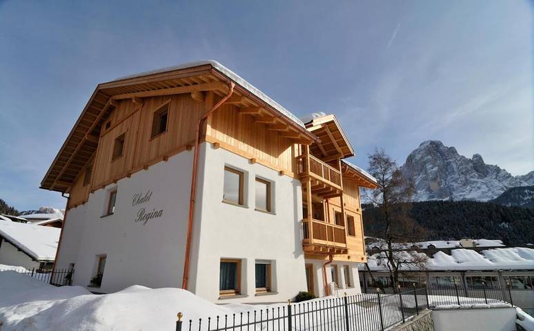 Hütte für 7 Personen, mit Balkon und Terrasse sowie Garten und Ausblick in Wolkenstein