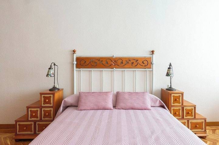 Ganze Wohnung, Vivodomo | Super spacious, 2 min. to underground in Tetuán, Madrid