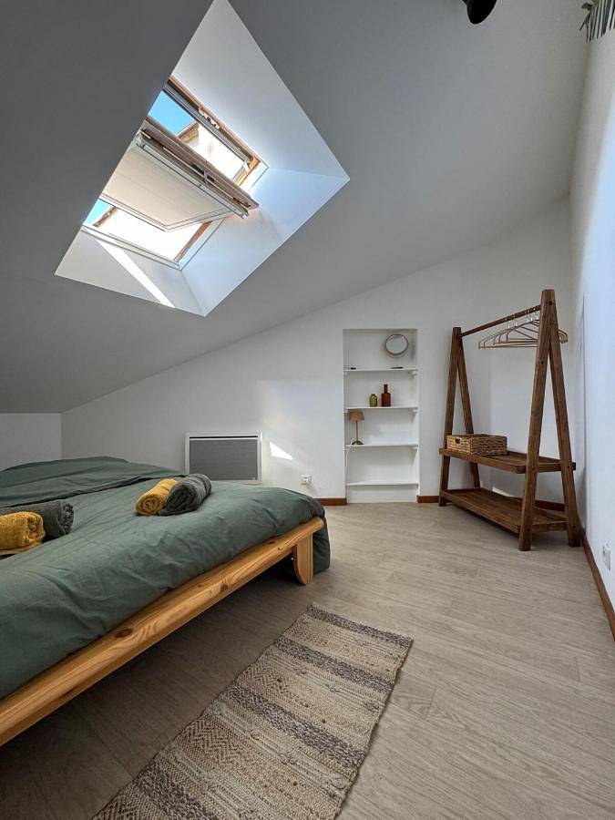 Appartement entier, Apartment in Marvejols, Région de Mende