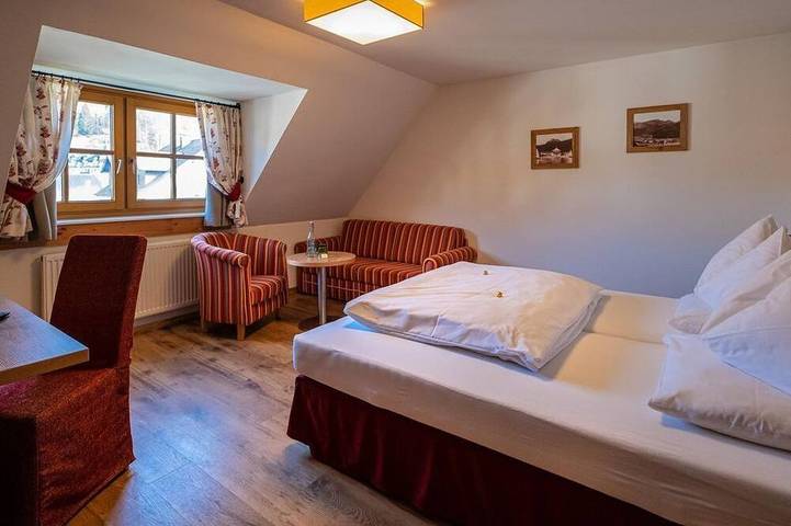 Ferienhaus für 2 Personen, mit Garten und Sauna in Fuschl am See