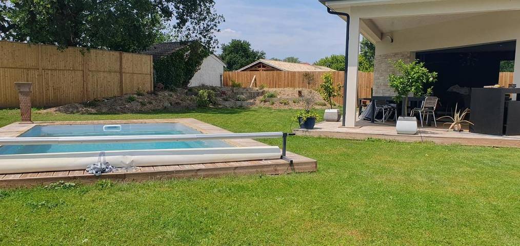 Location de vacances pour 6 personnes, avec jardin ainsi que terrasse et piscine à Moulis-en-Médoc - 4