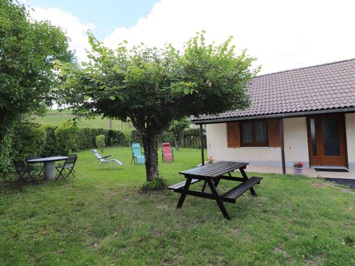 Location de vacances pour 3 personnes, avec jardin dans Carlat