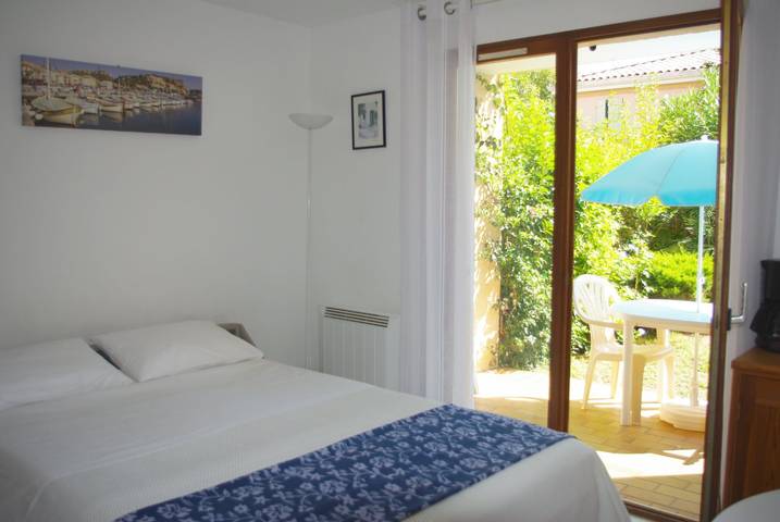 Gîte pour 4 personnes, avec jardin et terrasse dans Plage La Favière - 3