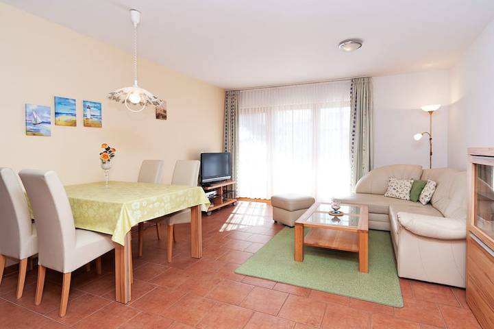 Ferienpark für 3 Personen, mit Terrasse und Garten in Zingst