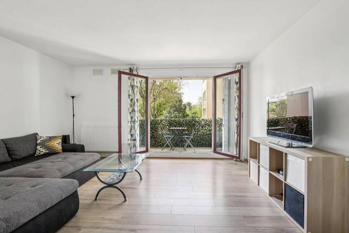 Gîte pour 5 personnes, avec Balcon dans Vélodrome national de Saint Quentin en Yvelines - 2