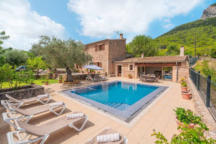 Finca für 6 Personen, mit Balkon und Garten in Alaró