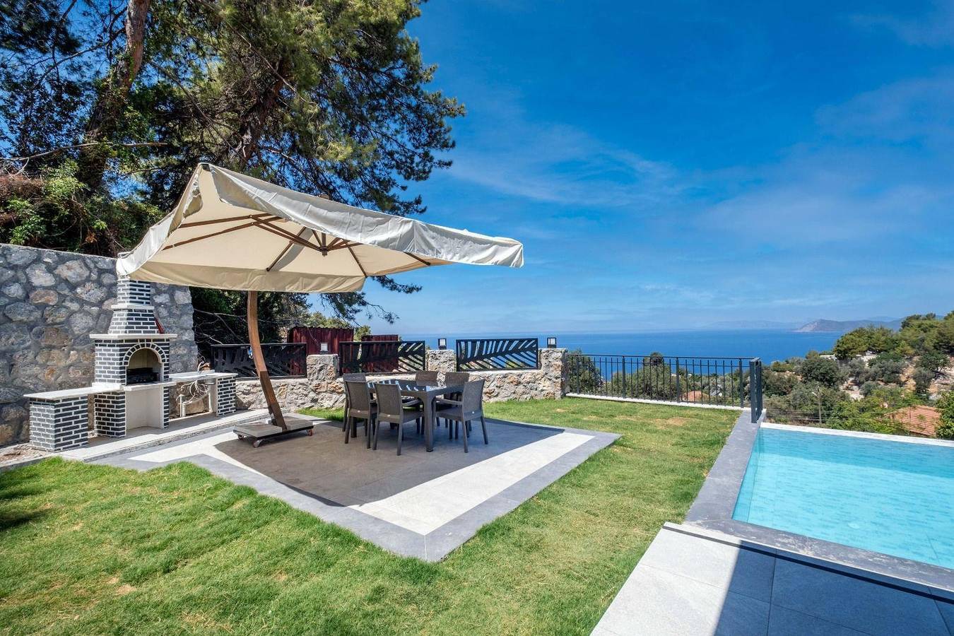 Villa with infinity pool in Fethiye Faralya in Fethiye, Muğla