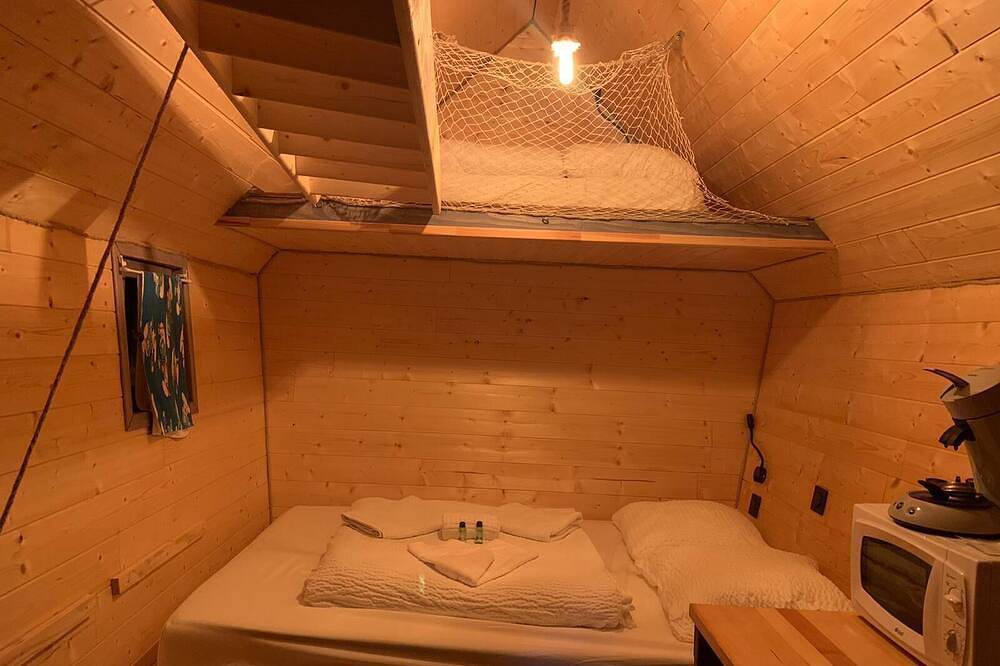 Cabane Kyara in Bar-sur-Aube, Aube