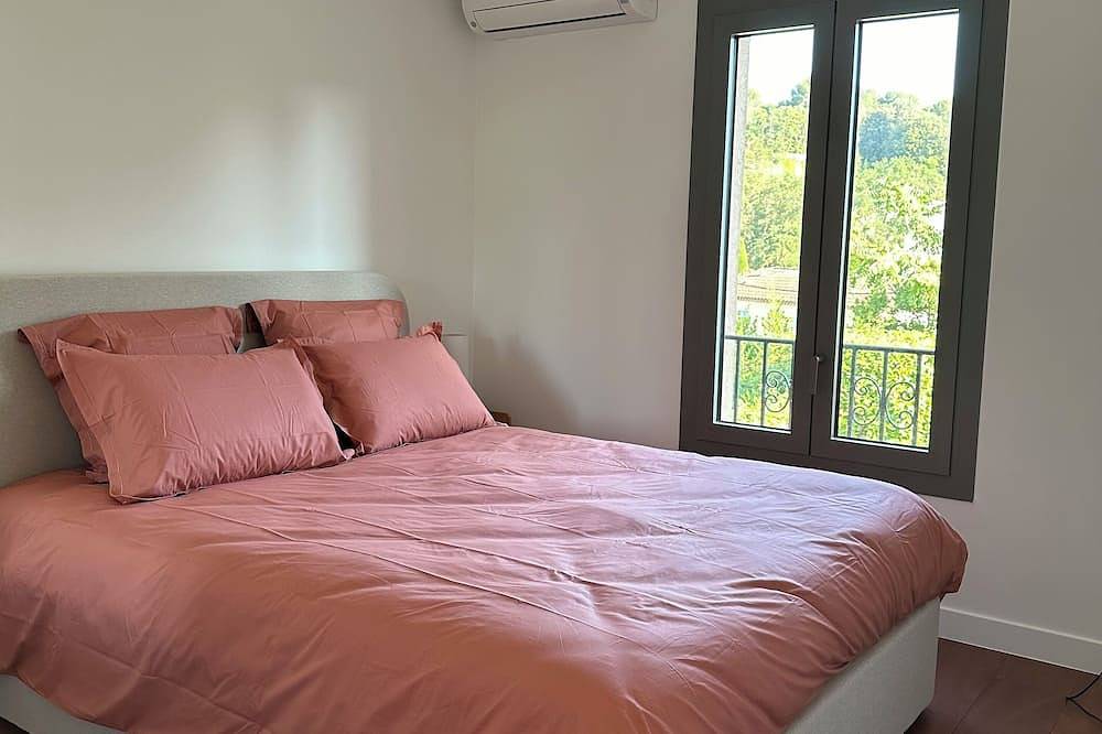 Quiet, secure family villa with every comfort! in Valbonne, Cannes region