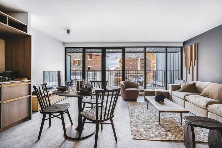 Gîte pour 2 personnes, avec terrasse, animaux acceptés dans Office De Tourisme De Serre Chevalier Bureau De Saint Chaffrey