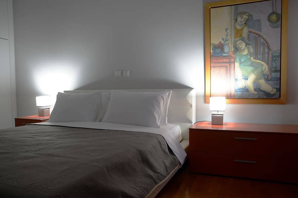 Ganze Wohnung, Modernes und elegantes zentrales Apartment in Glifada, Süd-Athen