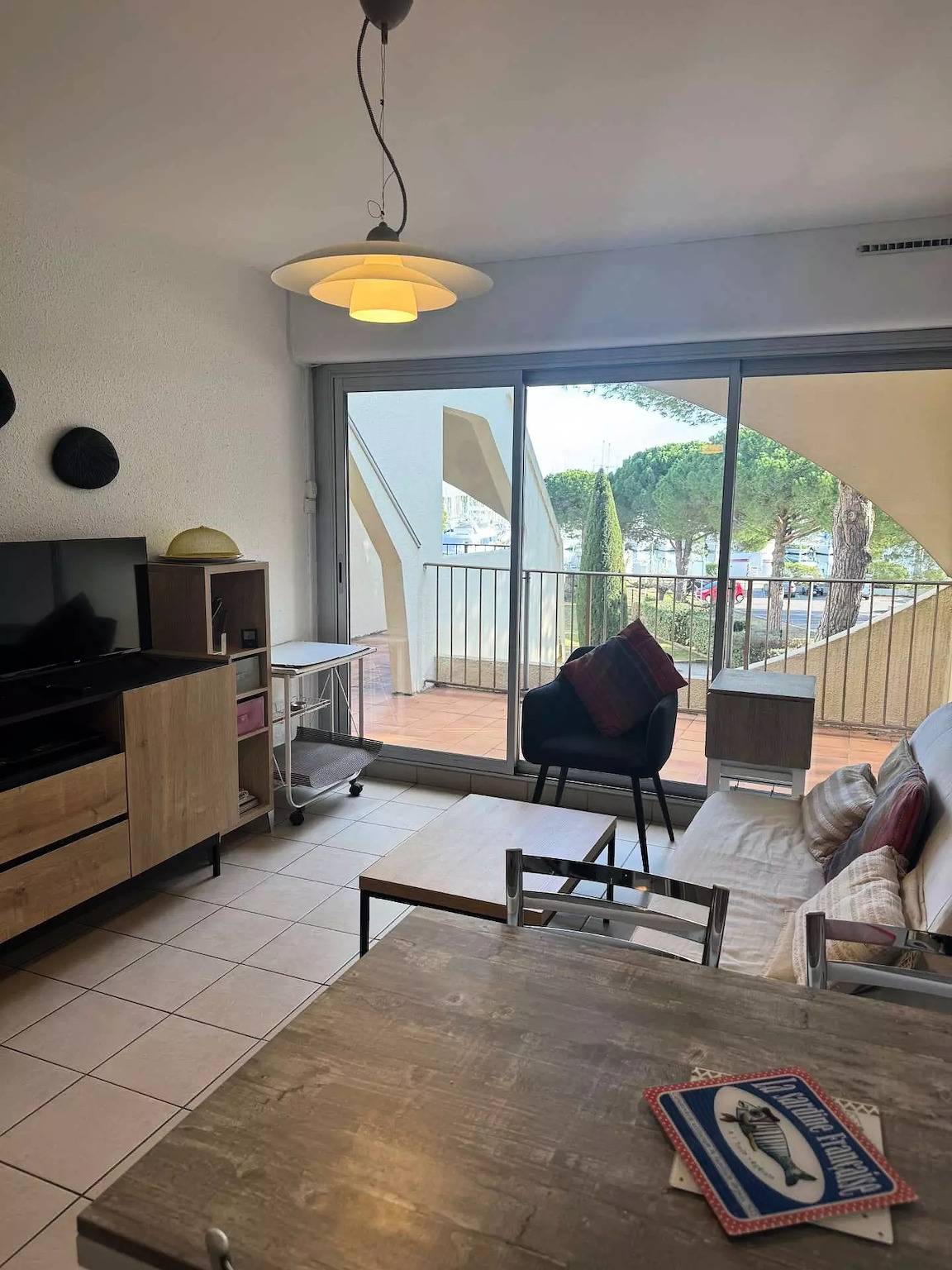 Appartement entier, Appartement vue port dans résidence avec piscine in Aigues-Mortes, Côte d'Améthyste