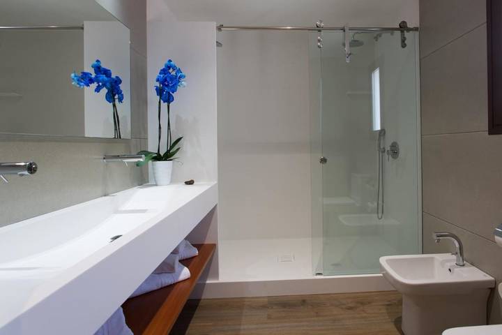 Hôtel pour 2 personnes, avec piscine et vue ainsi que jardin et bassin pour enfant dans Playa Migjorn Formentera - 3