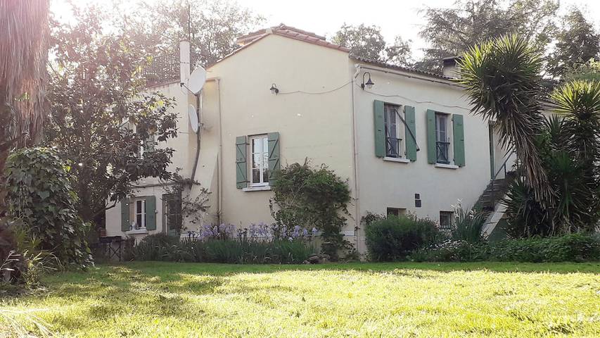 Gîte pour 12 personnes, avec piscine ainsi que terrasse et jardin à Latour-Bas-Elne - 2