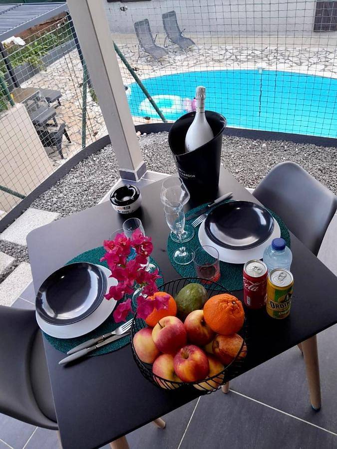 Appartement de vacances pour 3 personnes, avec jardin et piscine