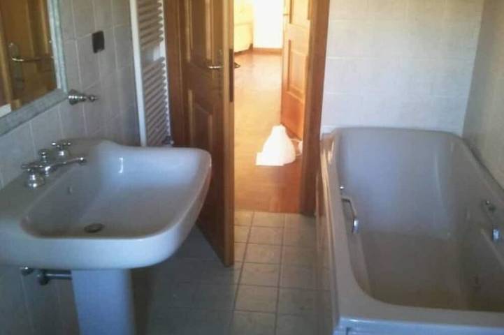 Lariano: Gorgeous Villa House with park, barbecue pool and tennis court in Lariano, Parco Regionale dei Castelli Romani