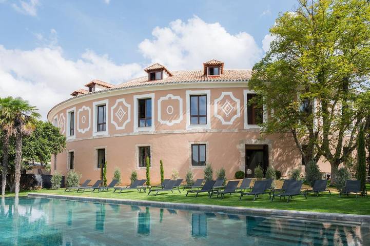 Hotel para 2 personas, con jardín además de piscina y jacuzzi - 1