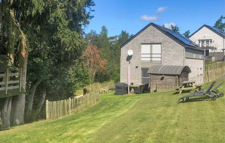 Ferienhaus für 10 Personen, mit Garten und Sauna sowie Terrasse - 1