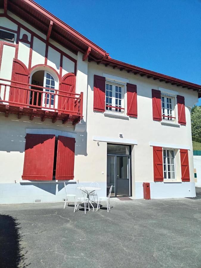 Appartement entier, Two-Bedroom Apartment in Hasparren, Région de Bayonne