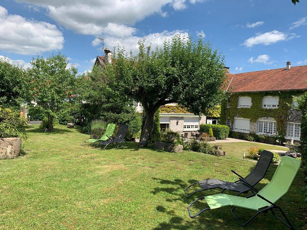 Comfort Twin Room in Aurillac, Région d'Aurillac