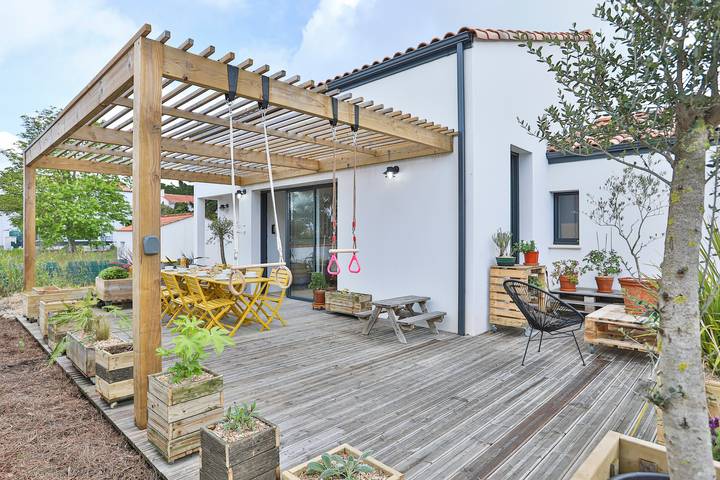 Location de vacances pour 8 personnes, avec Terrasse et Jardin à Brem-sur-Mer - 4