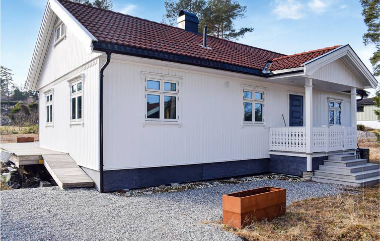 Ferienhaus für 11 Personen, mit Terrasse und Garten in Halden
