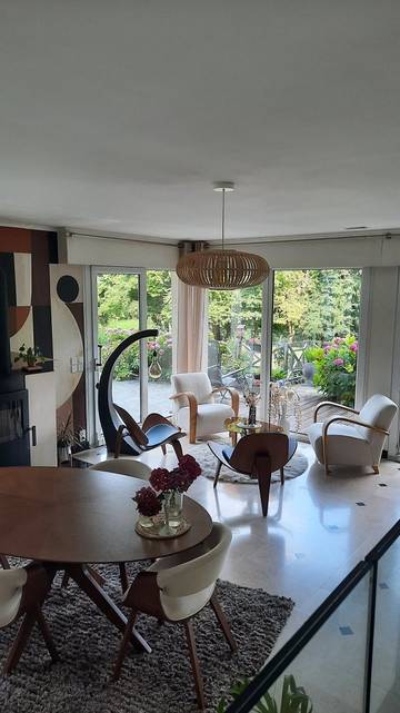 Gîte pour 6 personnes, avec jardin ainsi que piscine et balcon à Yvré-l'Évêque