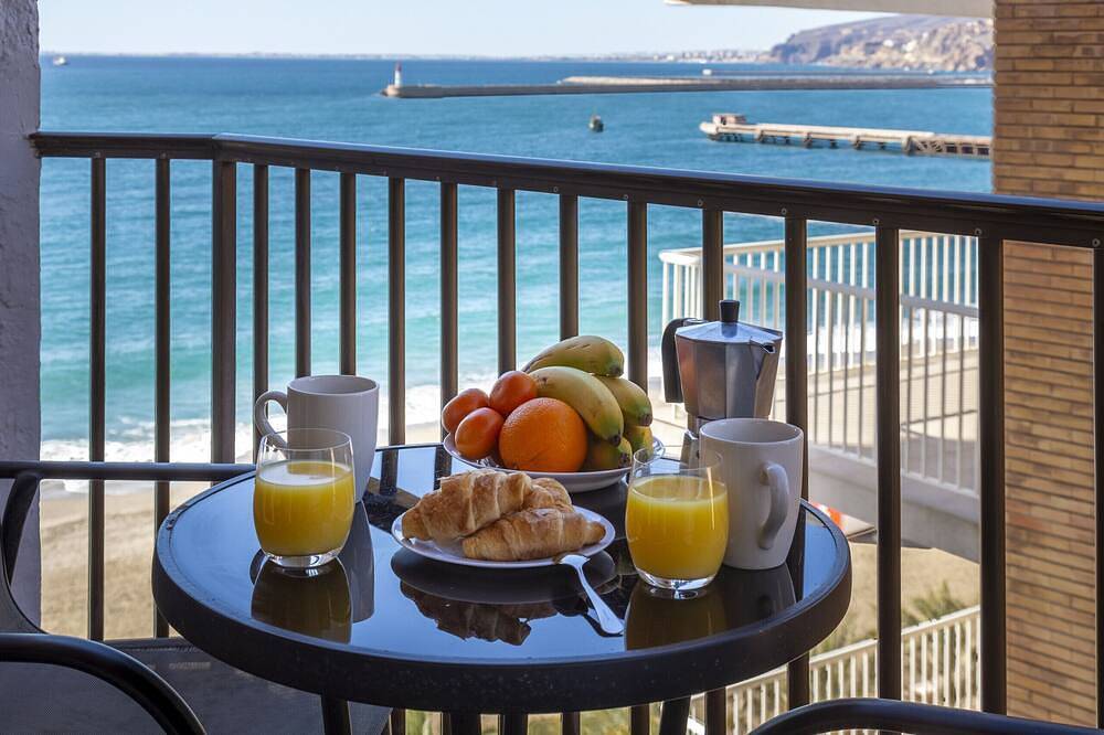 Ganze Wohnung, Almeriasuite Impressive Beach Views in Almería, Costa de Almería