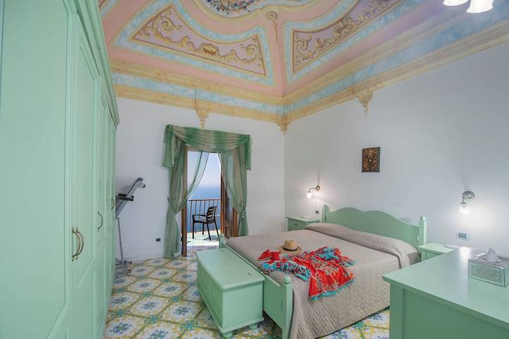 Antike Villa mit fantastischem Meerblick und Pool nur wenige Minuten von Positano entfernt in Praiano, Sorrento Coast