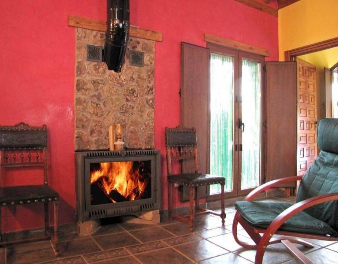 Casa rural 'Las Frascuelas' con vistas a la montaña, terraza privada y Wi-Fi in Almajano, Provincia de Soria