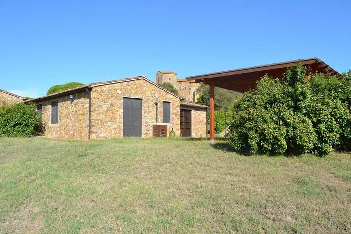 Casa vacanza per 6 persone, con giardino in Campiglia Marittima