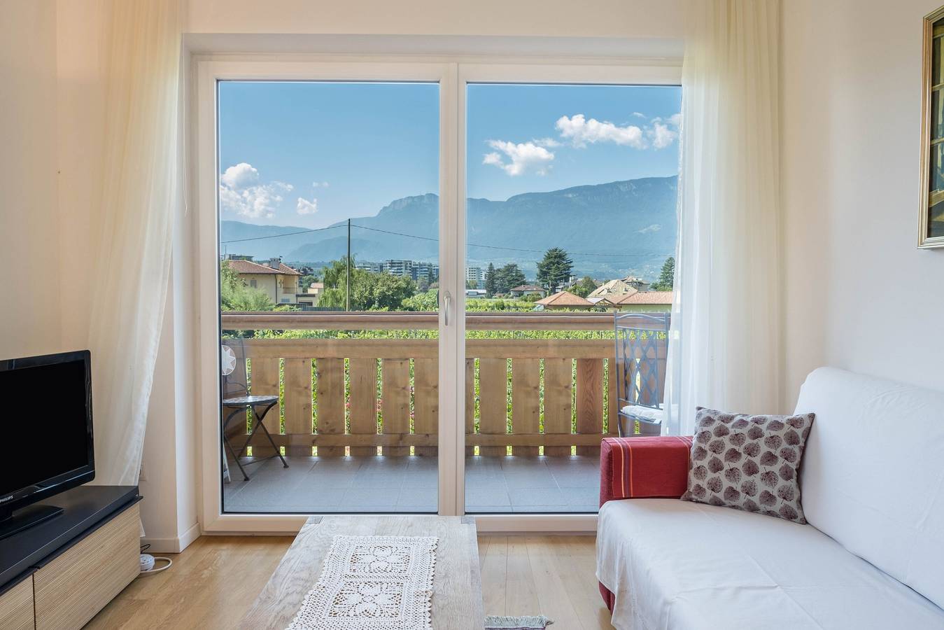 Appartamento intero, Accogliente appartamento "Urbanhof - Lagrein" con vista sulle montagne, Wi-Fi e balcone in Gries-San Quirino, Bolzano