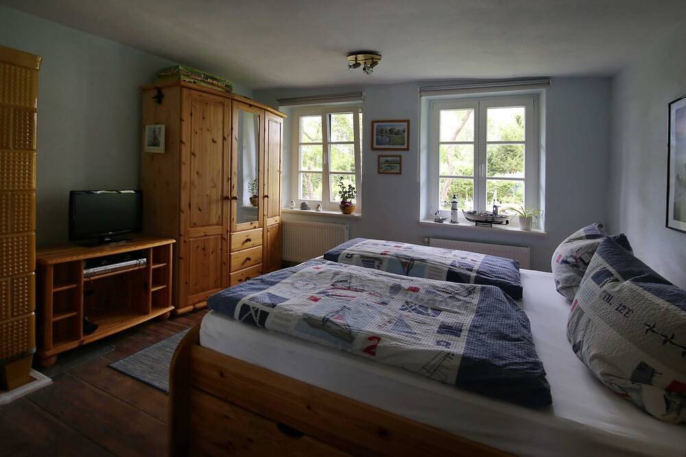 Ganze Wohnung, Ferienwohnung 1 (Eg) - Urlaub im historischen Bauernhaus in Neuendorf-Heide, Saal