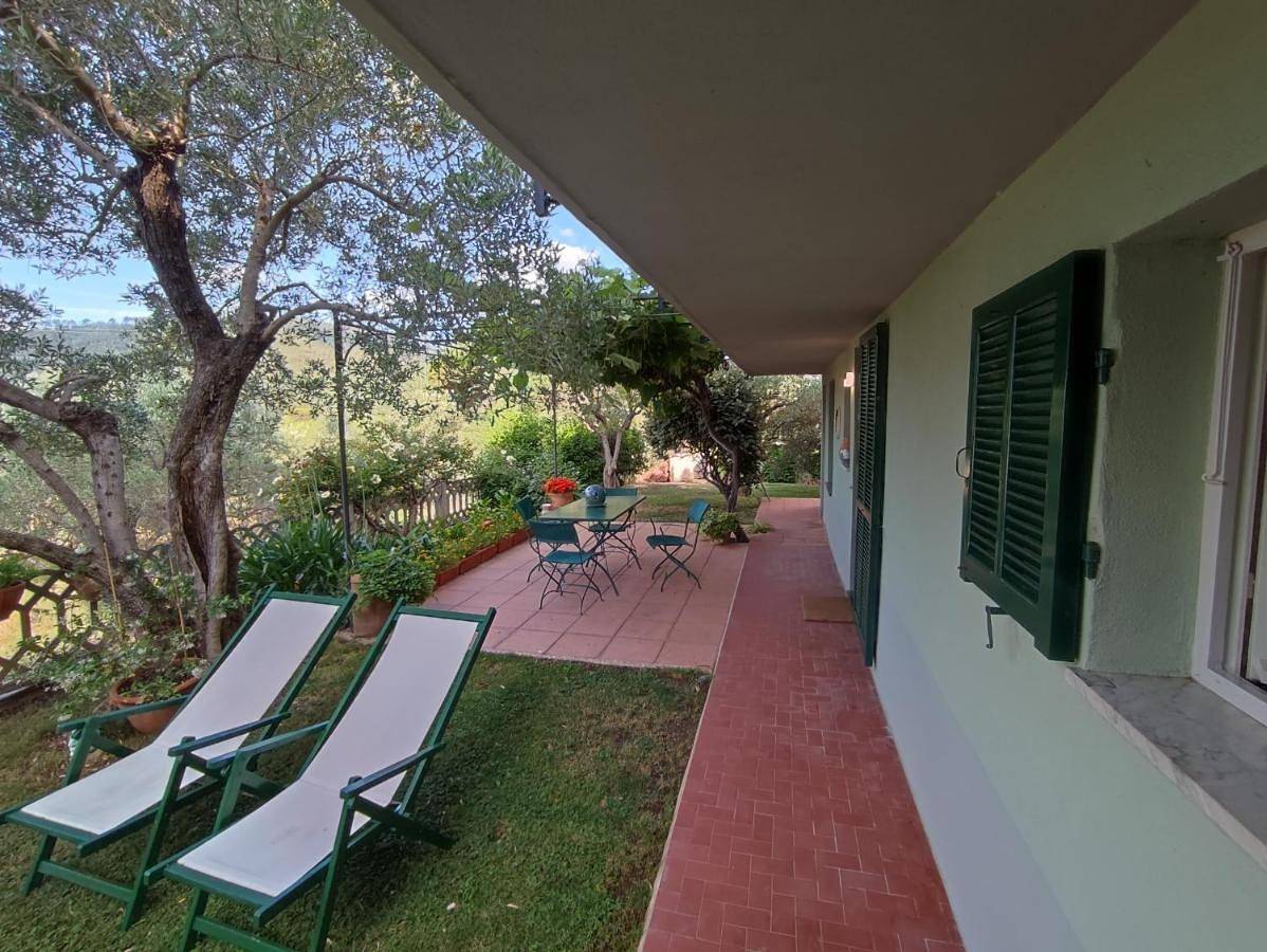 Independent apartment with a fabulous patio - Casa Penny in Cisano sul Neva, Riviera di Ponente
