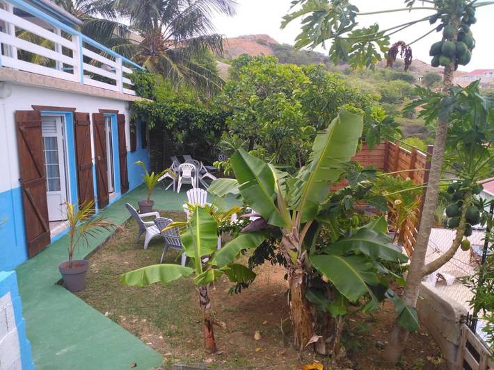 Appartement de vacances pour 2 personnes, avec jardin ainsi que vue et balcon