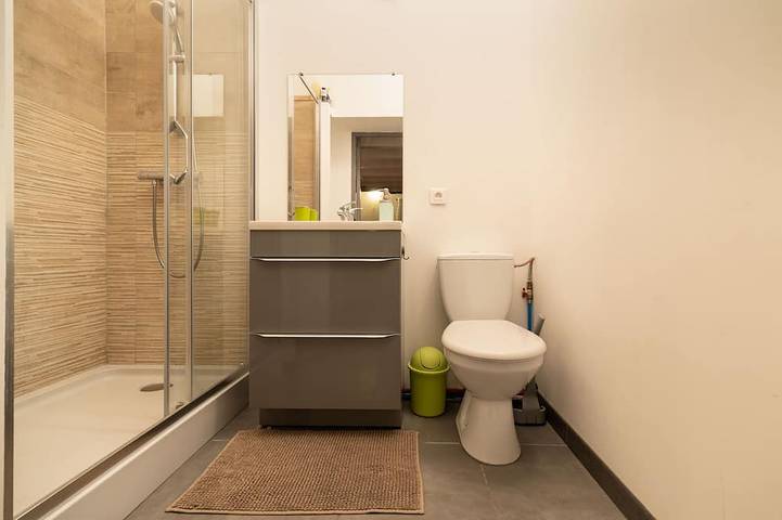 Location de vacances pour 4 personnes, avec jardin ainsi que jacuzzi et terrasse, animaux acceptés à La Roquette-sur-Siagne - 3