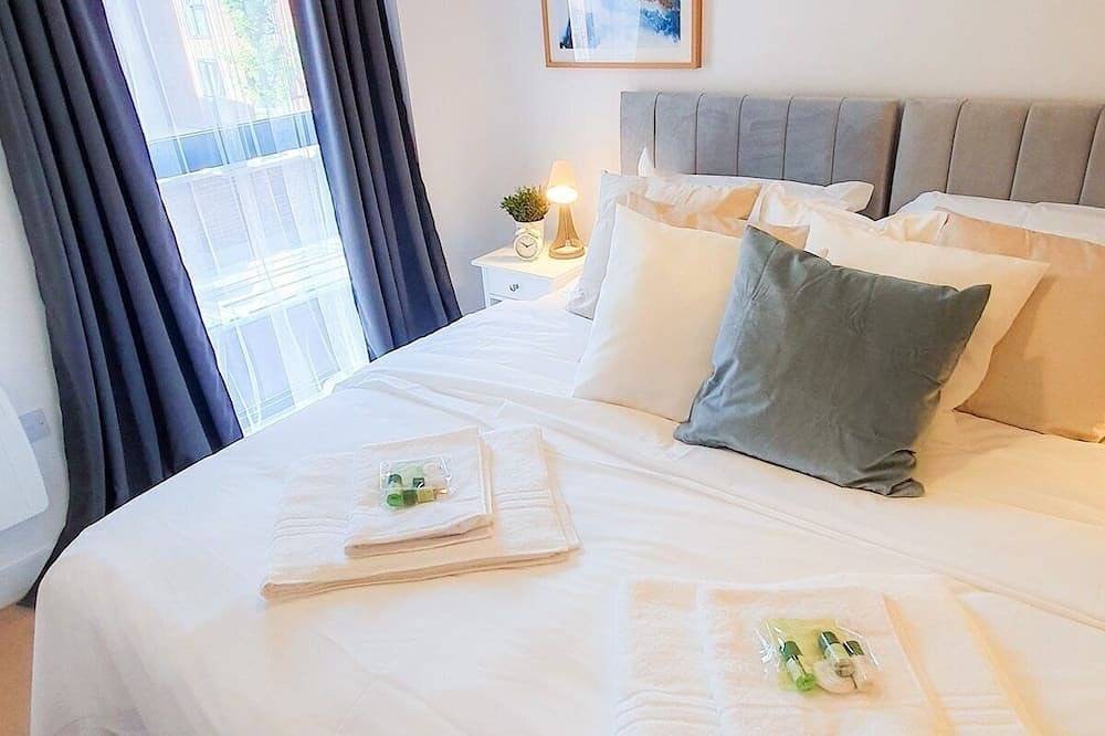 Entire apartment, Lovely Flat in Kiln Close with Free Parking in Gloucester (UK), Gloucestershire