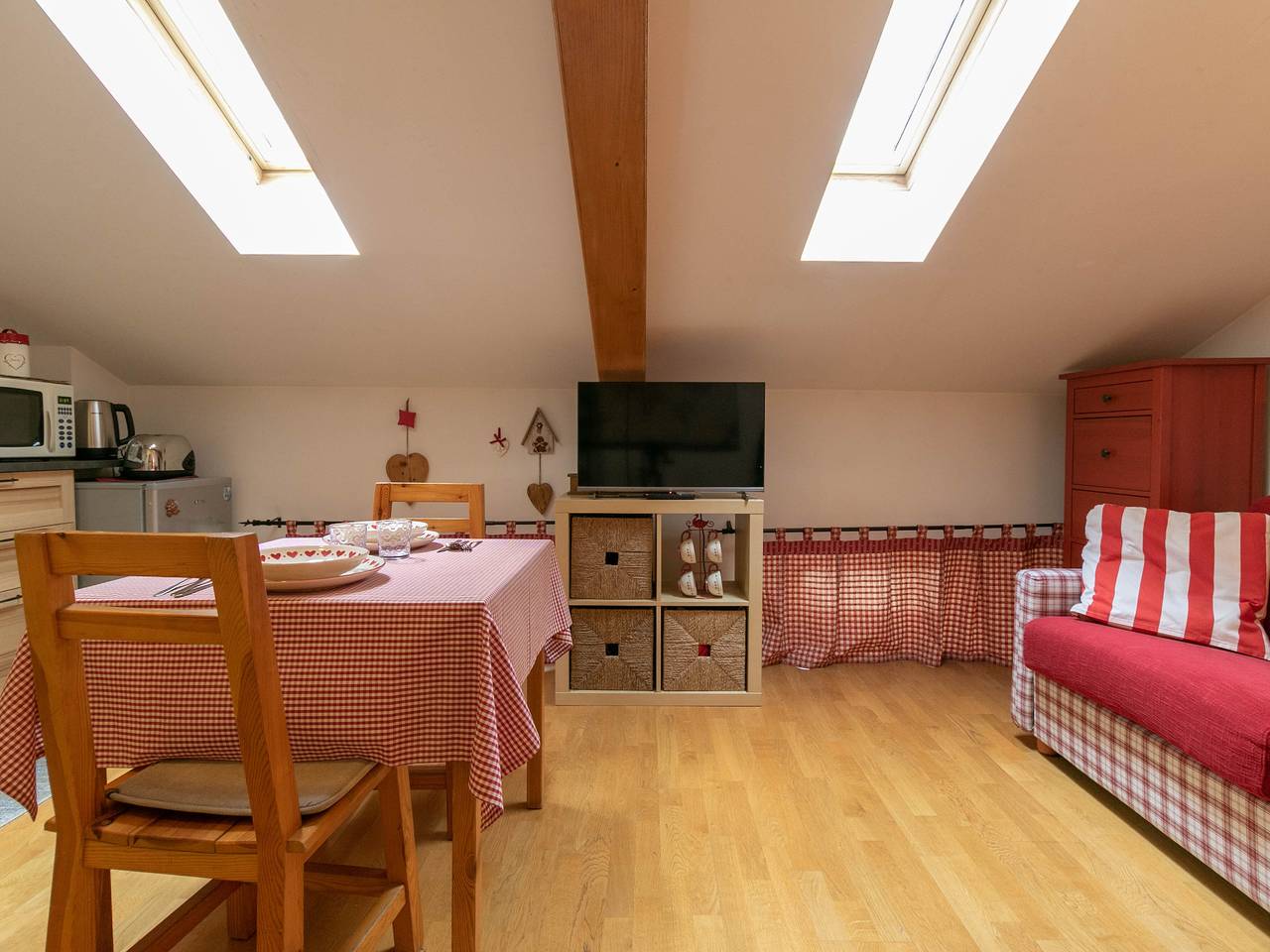 Appartement entier, Mansarda dei Cuori a Lecco in Lecco, Alpes bergamasques occidentaux