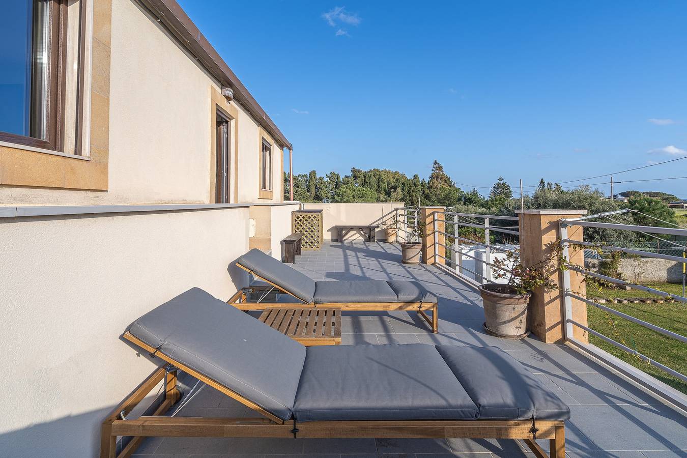 Villa 'Marta Maria Con Giardino' con piscina privata, Wi-Fi e aria condizionata in Plemmirio, Siracusa
