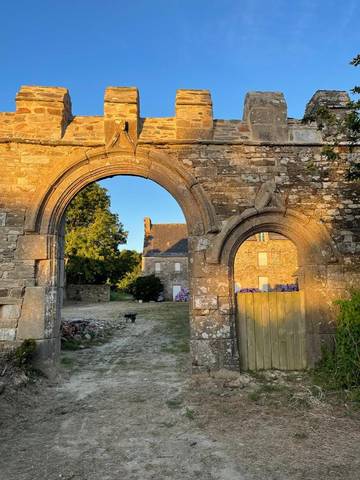 Location de vacances pour 4 personnes, avec jardin et vue, animaux acceptés à Lanmeur