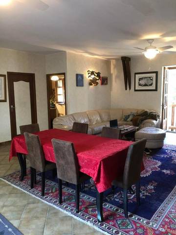 Gîte pour 4 personnes, avec vue et terrasse, animaux acceptés à Saint-Setiers