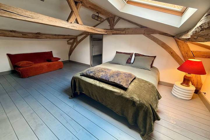Gîte pour 11 personnes, avec jardin et terrasse ainsi que piscine et jacuzzi à Saint-Romain - 4