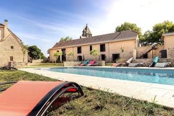 Gîte pour 4 personnes, avec piscine à Assier