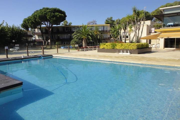 Appartement de vacances pour 6 personnes, avec jardin et piscine