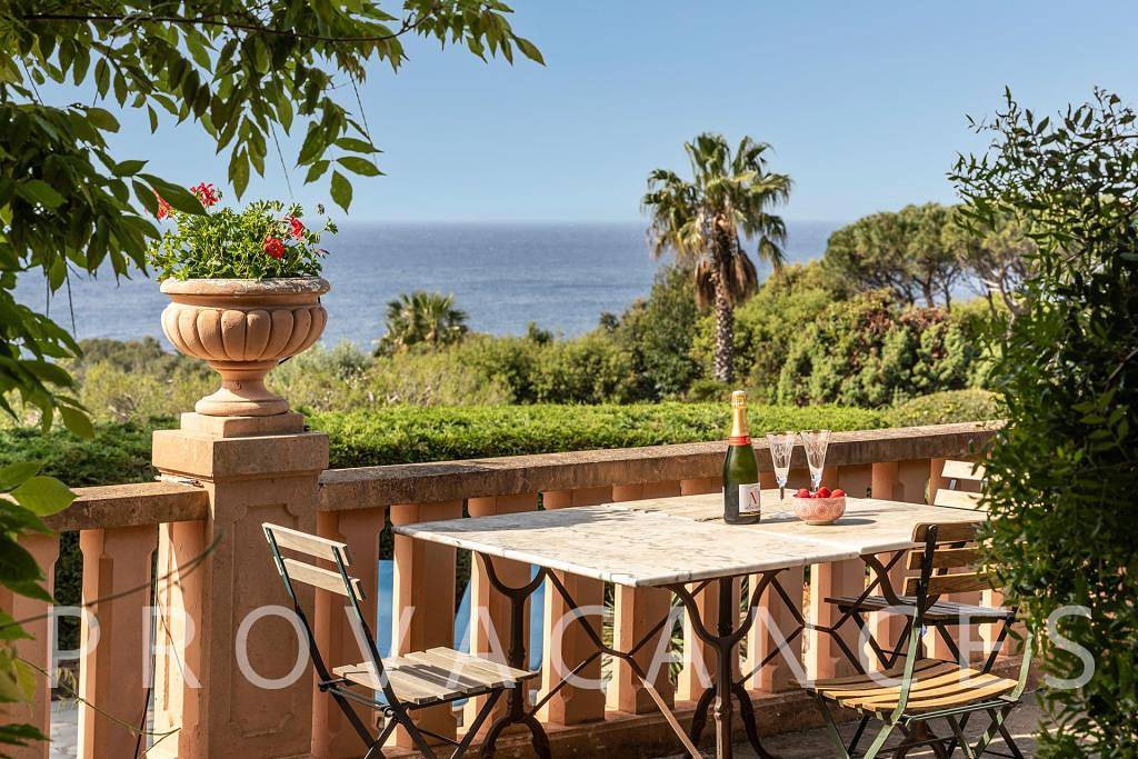 Fantastic location close to the sea in Saint-Raphaël, Massif de l'Esterel