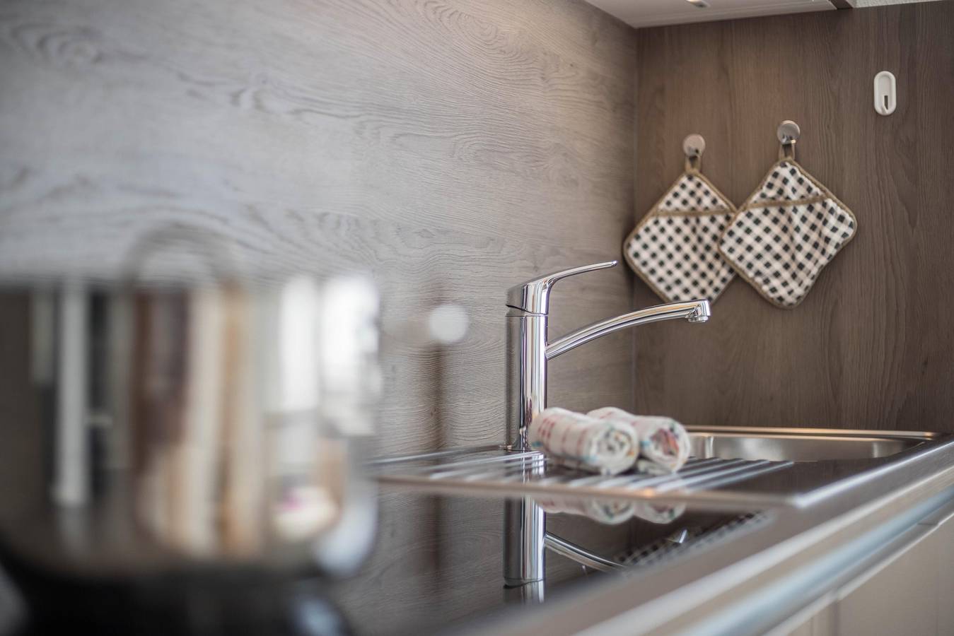 Ganze Wohnung, Apartment 'Kronsun Freude' mit Bergblick, privater Terrasse und Wlan in Percha, Kronplatz
