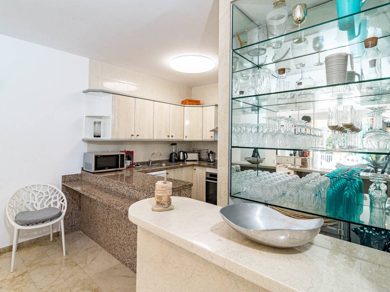 Villa Confortable à Marbella pour 6 Pers. avec Piscine, Clim. et Wifi in Marbella West, Marbella