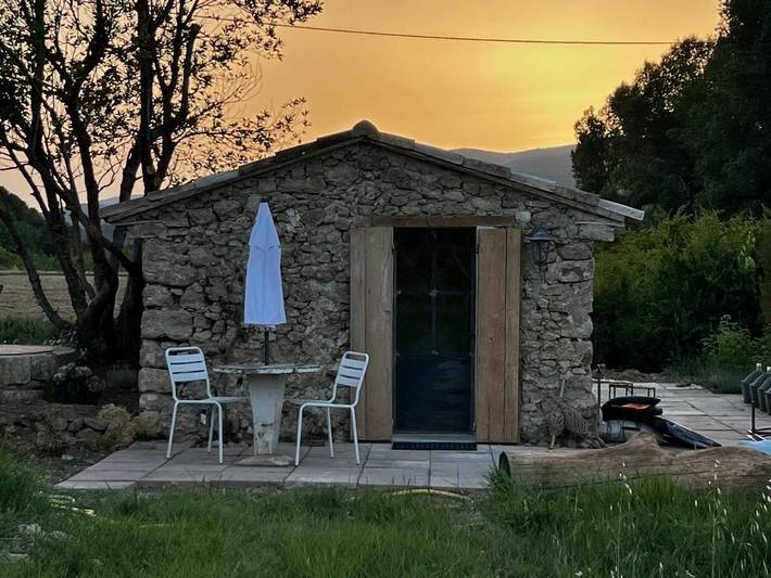 Camping für 2 Personen, mit Garten und Pool sowie Terrasse und Ausblick im Luberon - 4