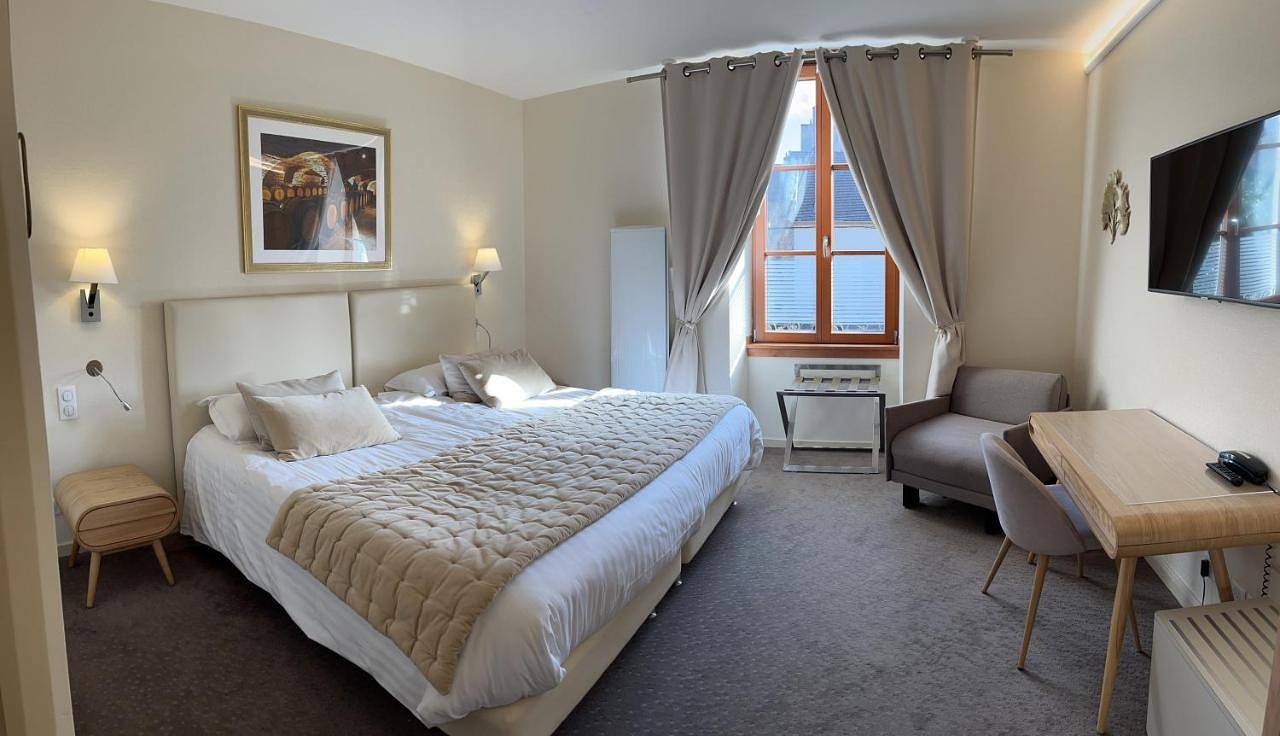 Logis Hôtel des Messageries in Arbois (homonymie), Jura Francais